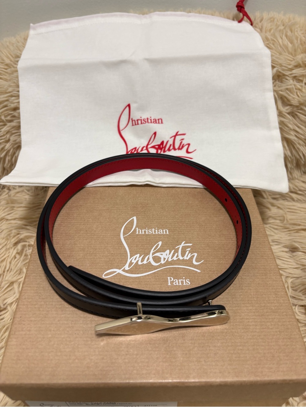 Christian Louboutin Bettina Belt - Smooth Calf Leather
Reversible Black OR Red - Picture 12 of 14